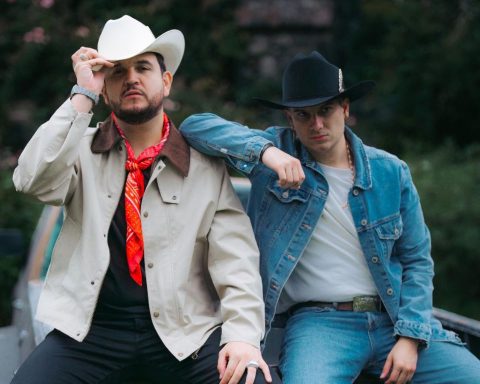 Eden Muñoz y Pipe Bueno lanzan “Noveno Piso”, su nuevo tema de despecho junto a Iván Calderón