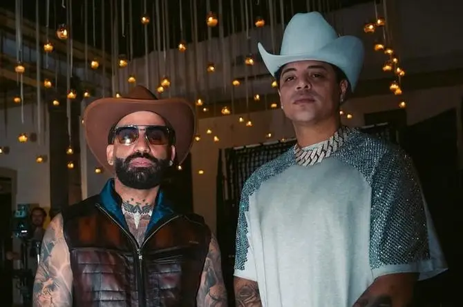 Grupo Firme y Arcángel